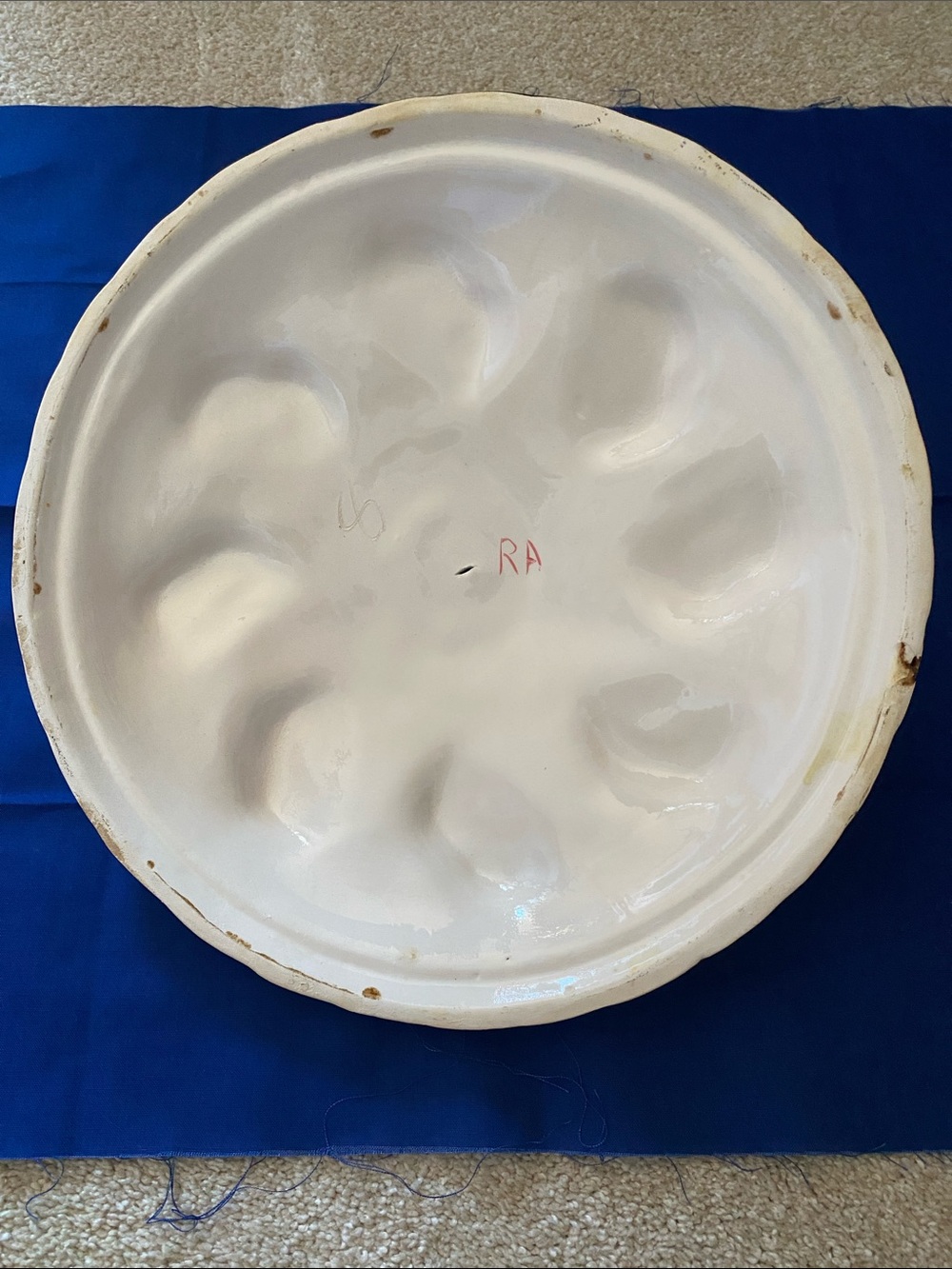 Ceramic Apple Pie Covered Serving Dish - Red Apple Design - Picture 7 of 7